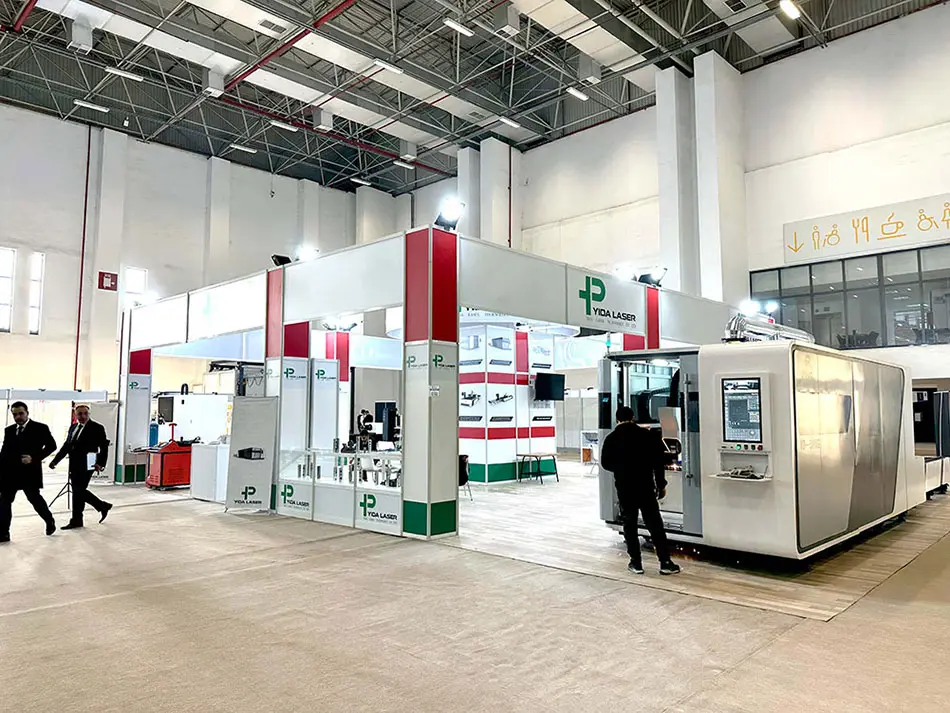Exposition sur les machines de découpe au laser.jpg Laser Plate Cutting Machine Exhibition.jpg